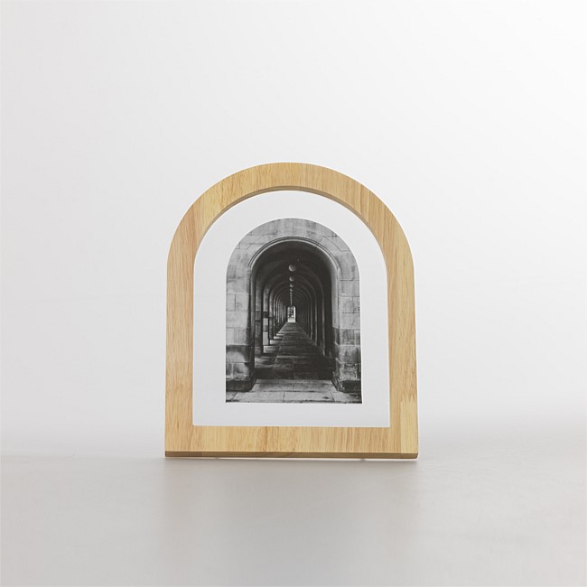Design Republique Arch Floating Frame 23x18cm