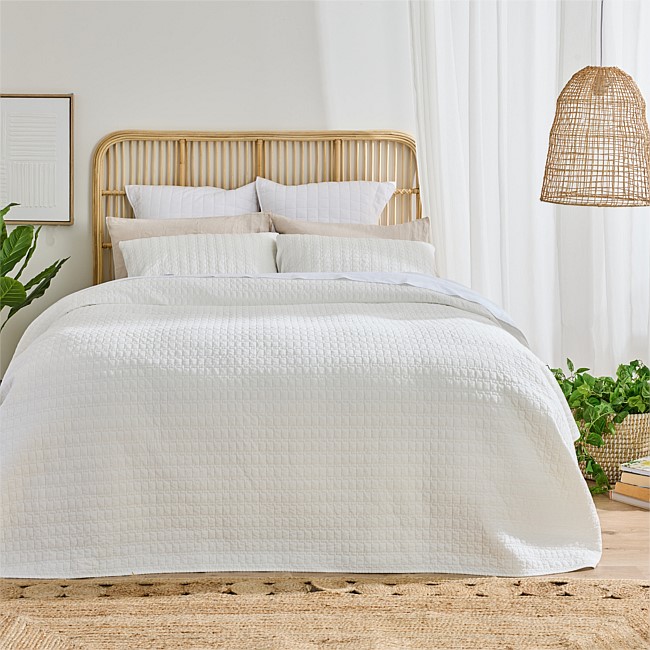 Fieldcrest Isla Sand Washed Coverlet Set White Fieldcrest Isla Sand Washed Coverlet Set White