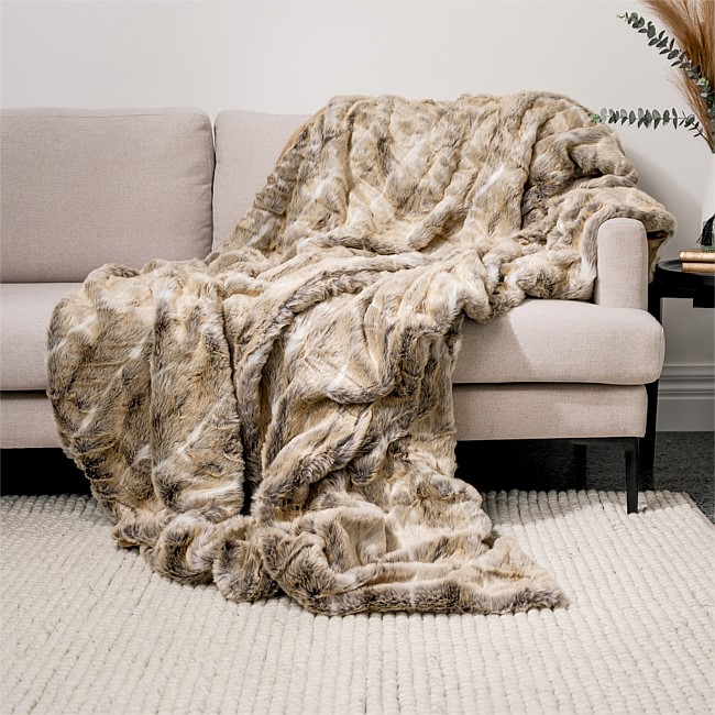 Design Republique Chester Faux Fur Blanket Brown Design Republique Chester Faux Fur Blanket Brown