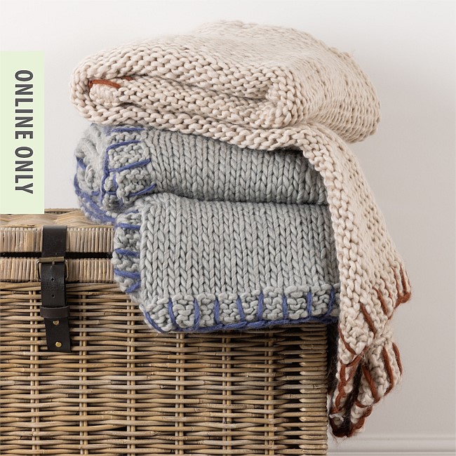 Amparo Stitched Chunky Knit Throw Amparo Stitched Chunky Knit Throw