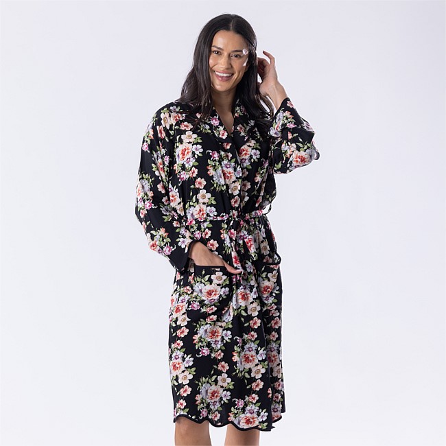 Gracious Living Black Scallop Floral Bathrobe Gracious Living Black Scallop Floral Bathrobe