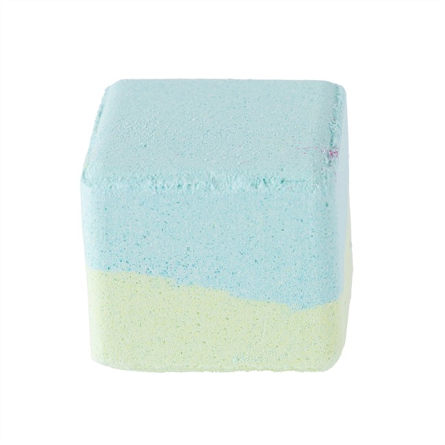 Grace & Gild Fun Double Layer Bath Bomb Green Tea 50g Grace & Gild Fun Double Layer Bath Bomb Green Tea 50g