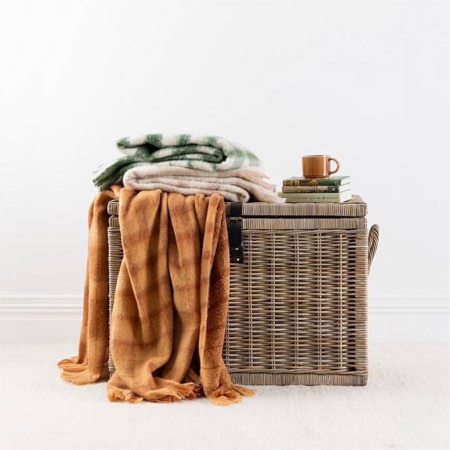 Design Republique Luca Throw Design Republique Luca Throw