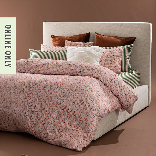 Marlo Mia Floral Duvet Cover Set Marlo Mia Floral Duvet Cover Set